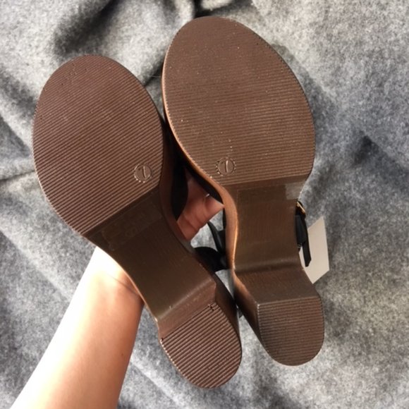 New! Block Heel Platform Ankle Strap Sandals - Picture 4 of 4